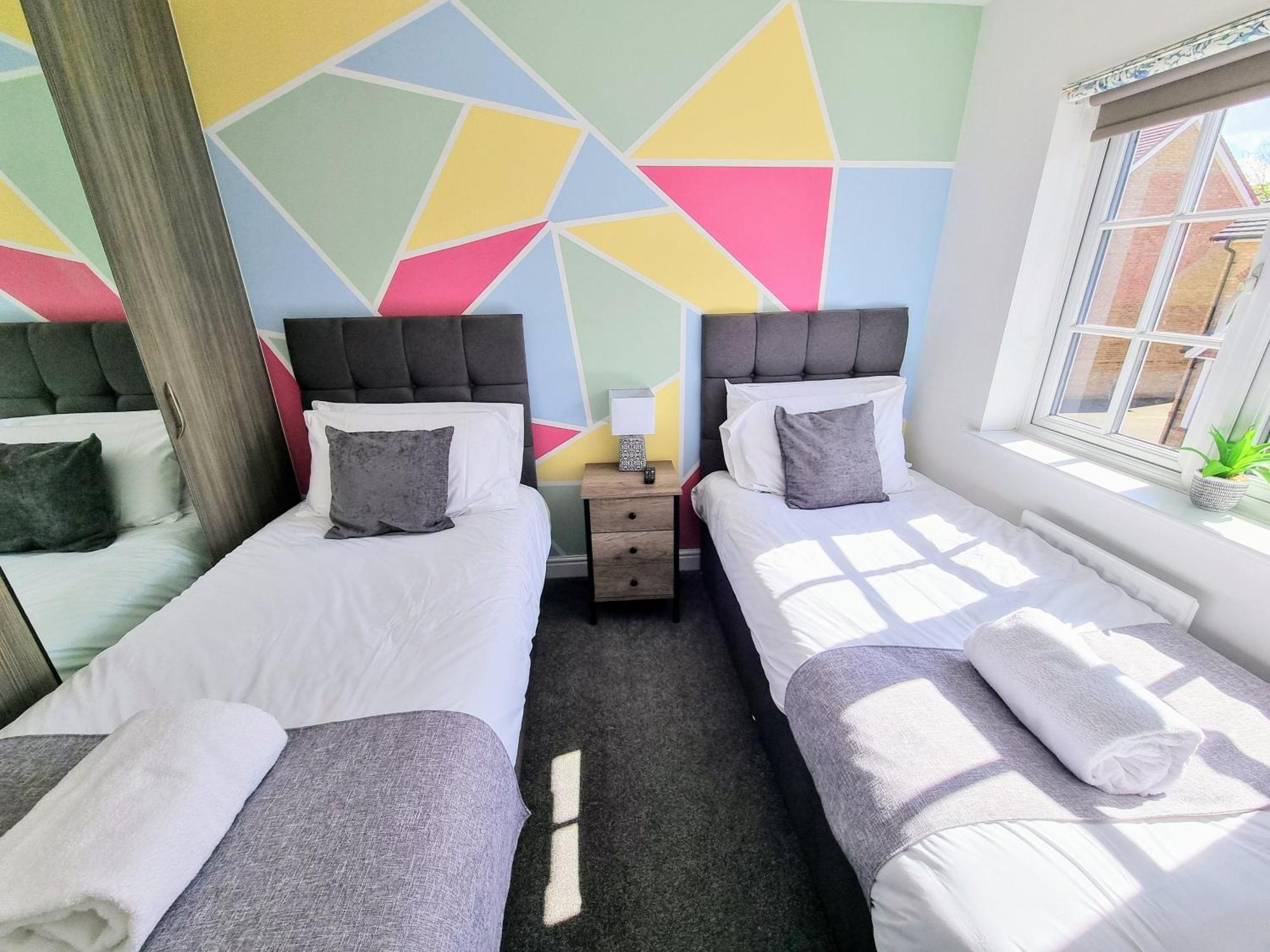 Vakantiehuis Modern House With Free Parking *