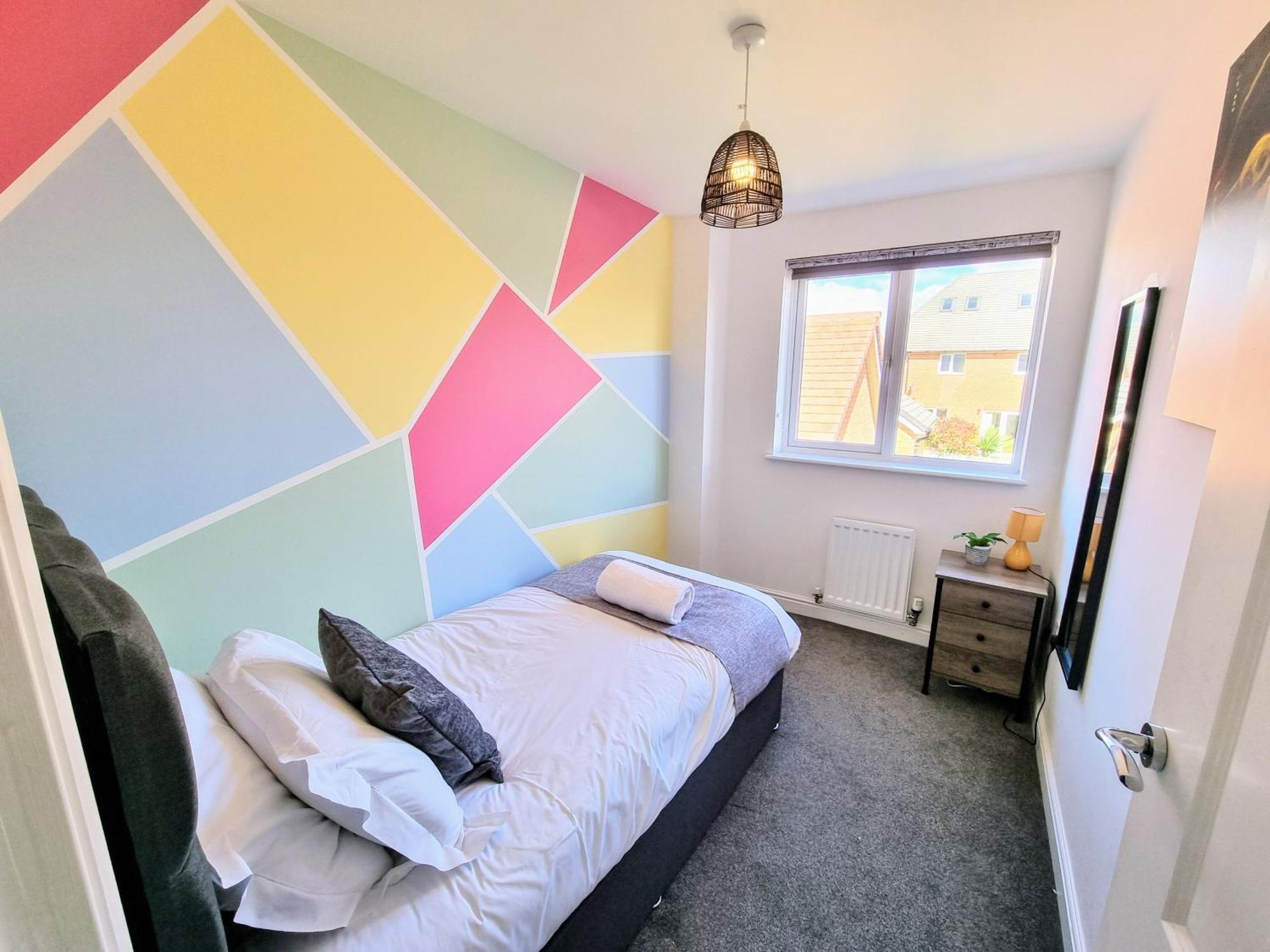 Modern House With Free Parking Vakantiehuis Laindon