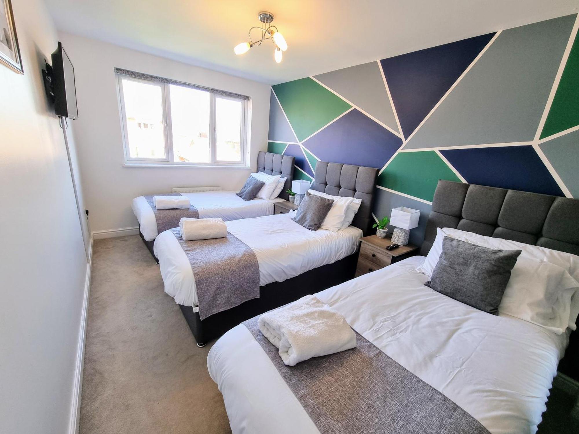 Modern House With Free Parking Vakantiehuis Laindon